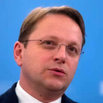 Оливер Вархели